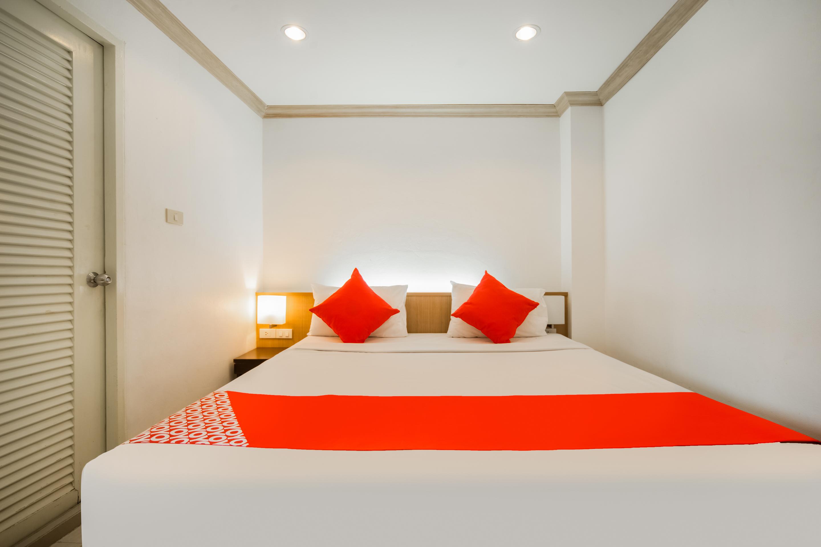 Oyo 232 Patong City Hometel Exterior foto