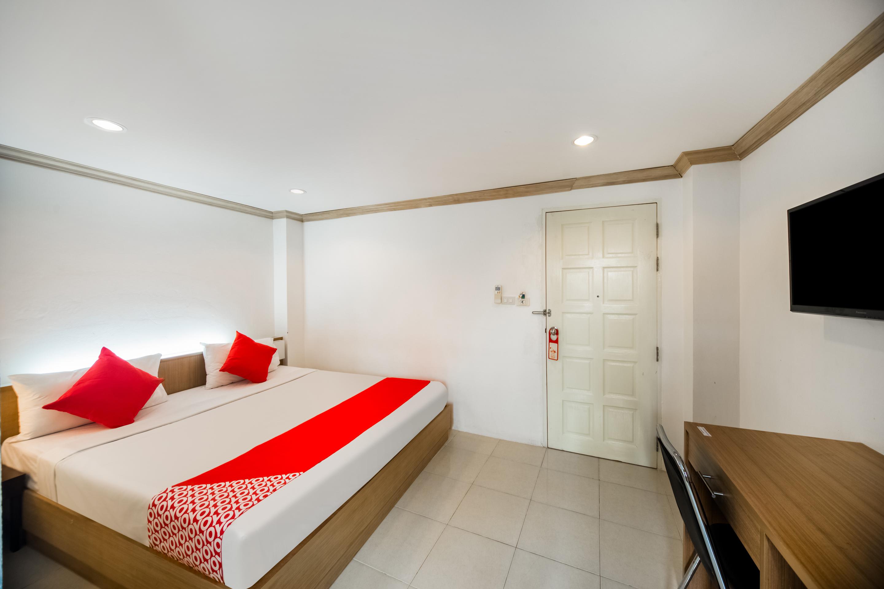 Oyo 232 Patong City Hometel Exterior foto