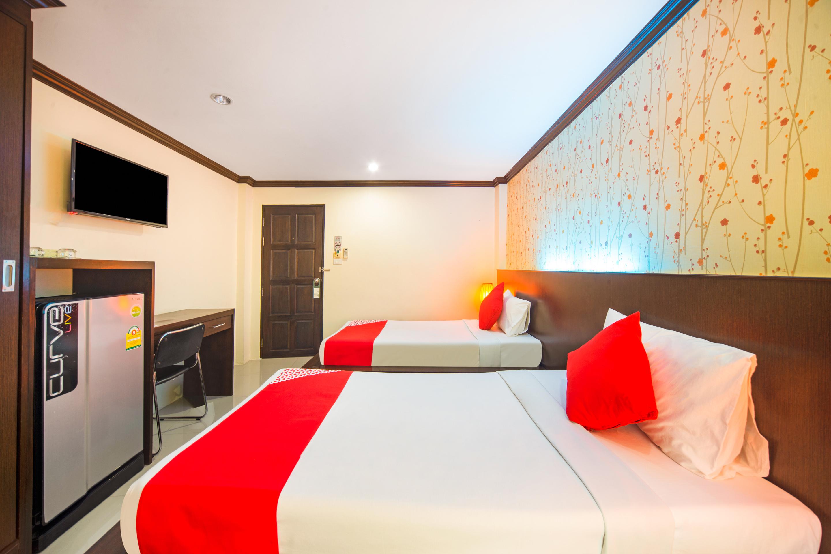 Oyo 232 Patong City Hometel Exterior foto