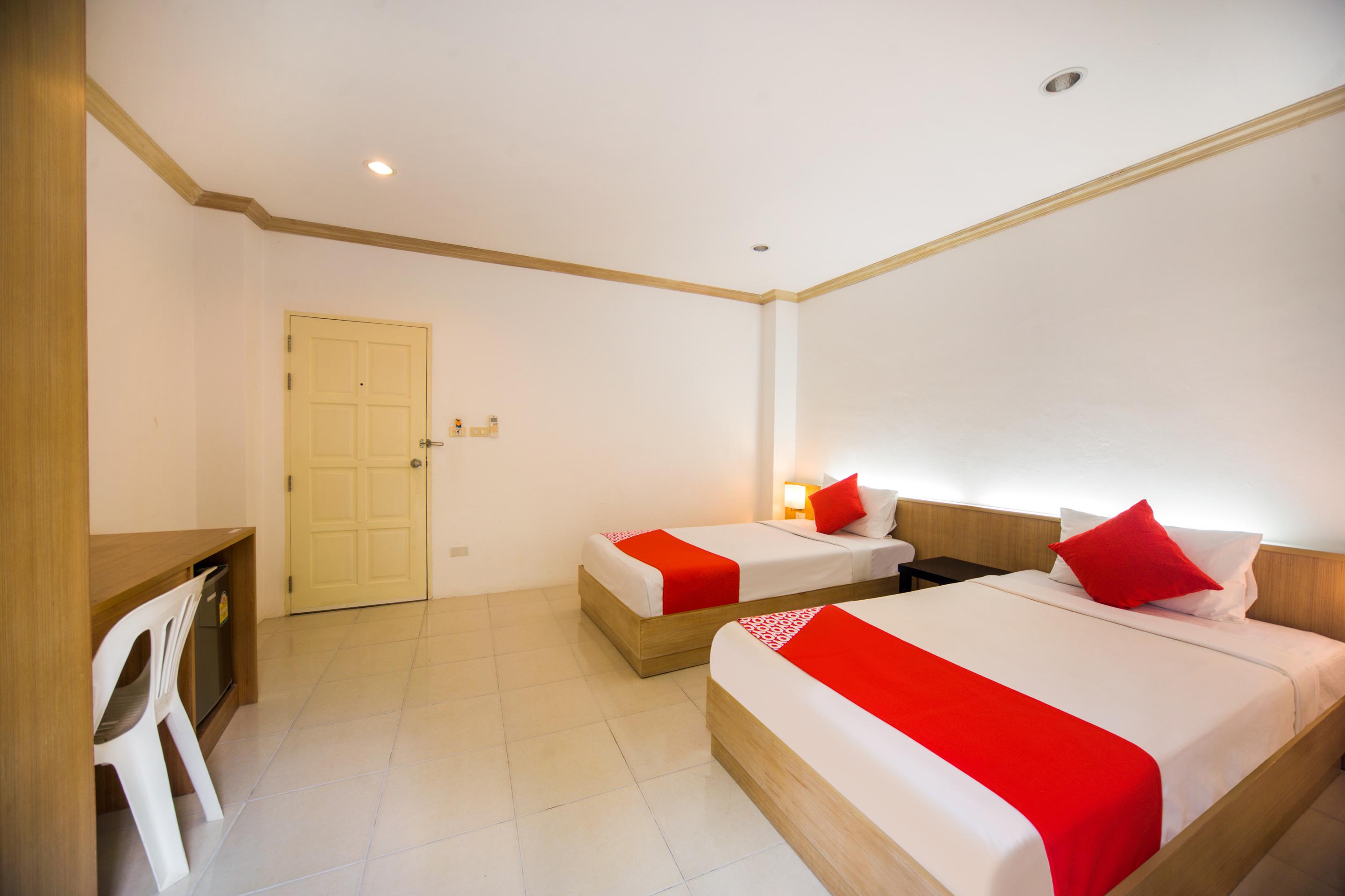 Oyo 232 Patong City Hometel Exterior foto