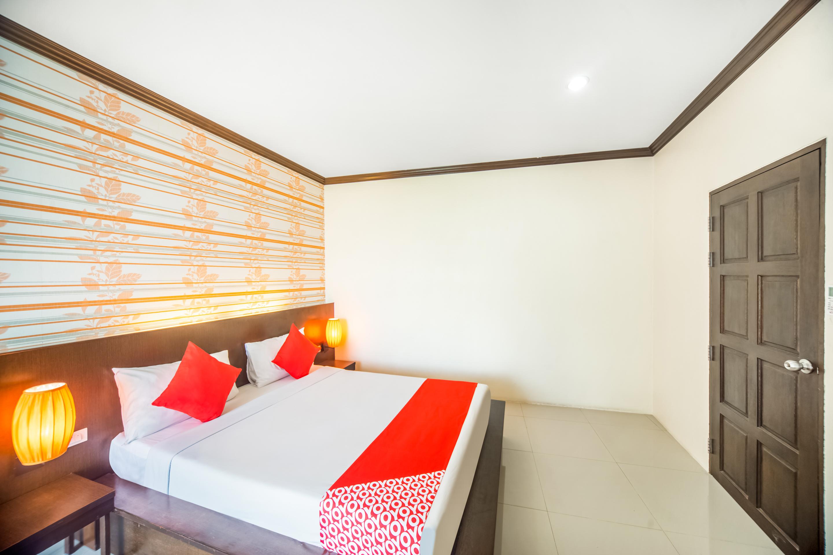 Oyo 232 Patong City Hometel Exterior foto