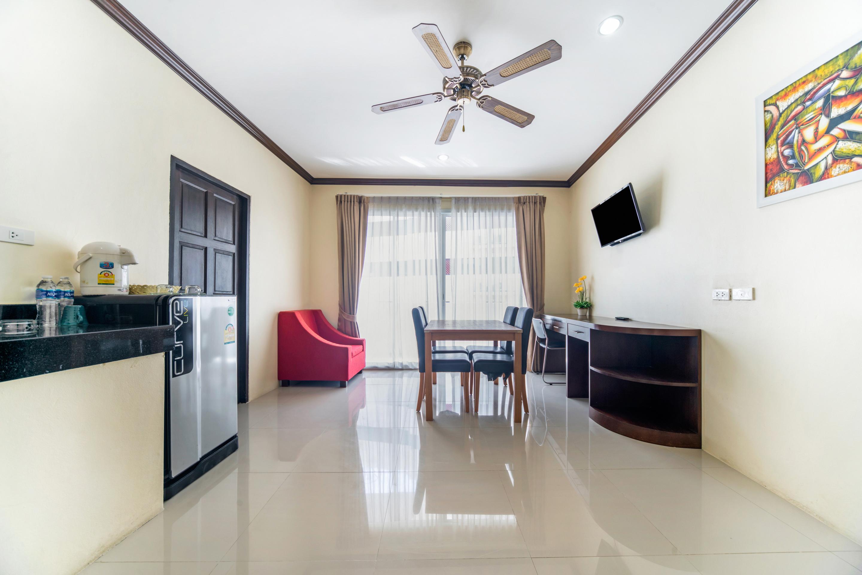 Oyo 232 Patong City Hometel Exterior foto