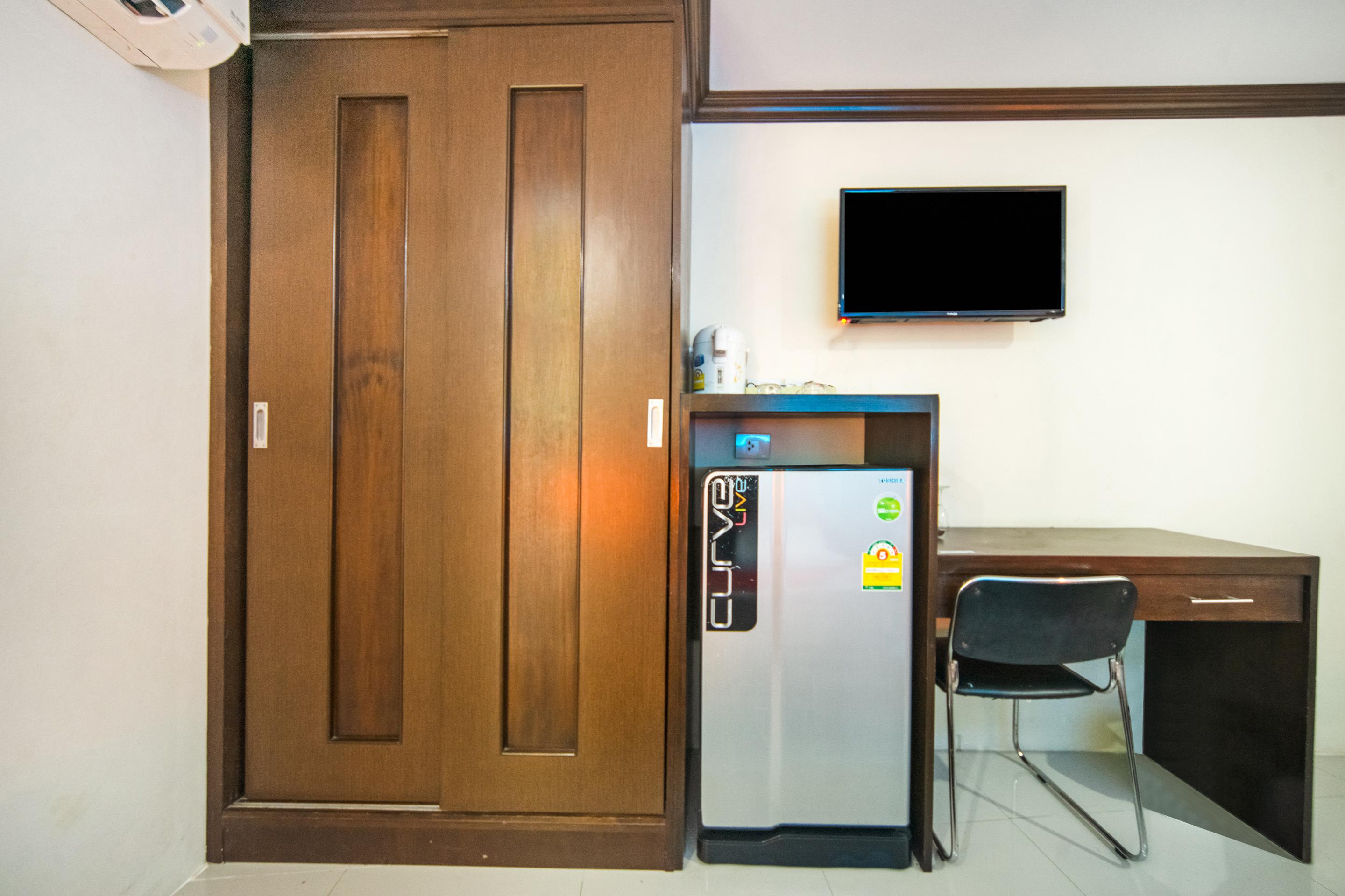 Oyo 232 Patong City Hometel Exterior foto
