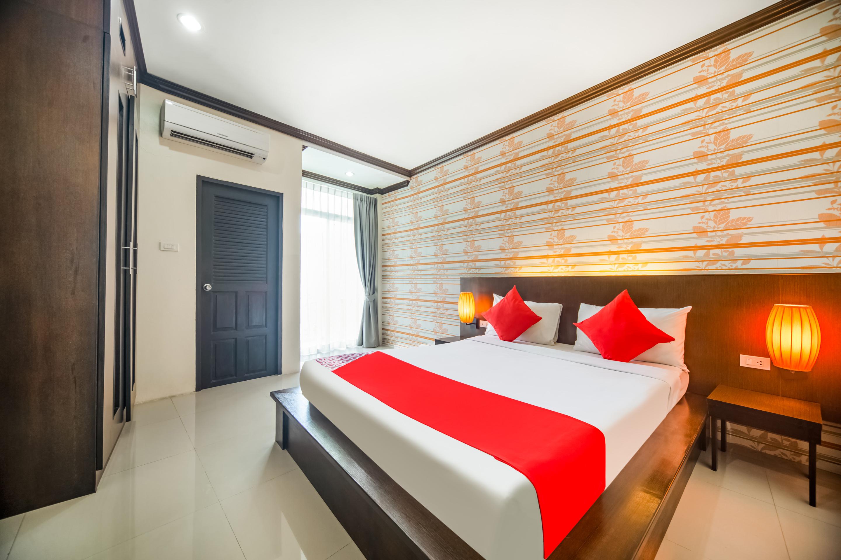 Oyo 232 Patong City Hometel Exterior foto
