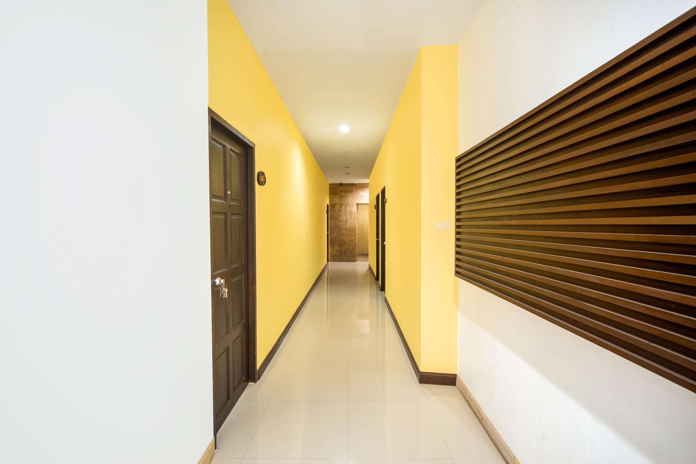 Oyo 232 Patong City Hometel Exterior foto